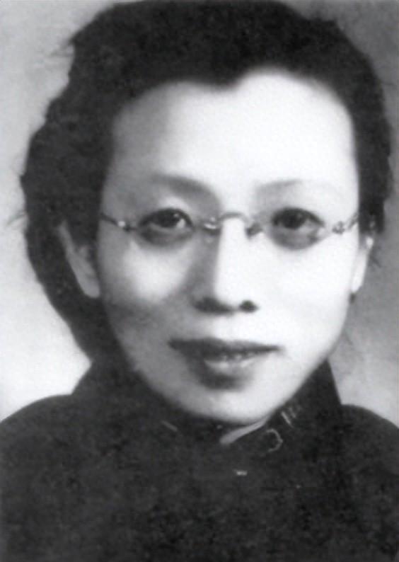 百家乐平台推荐-南京解放后一名身穿旗袍的优雅女子来到35军：让你们政委来见我(图5)