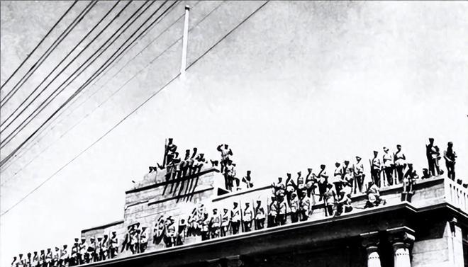 百家乐平台推荐-南京解放后一名身穿旗袍的优雅女子来到35军：让你们政委来见我(图4)